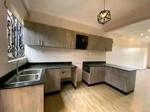 3bdrm Apartment in Bugoloobi, Central Division for rent