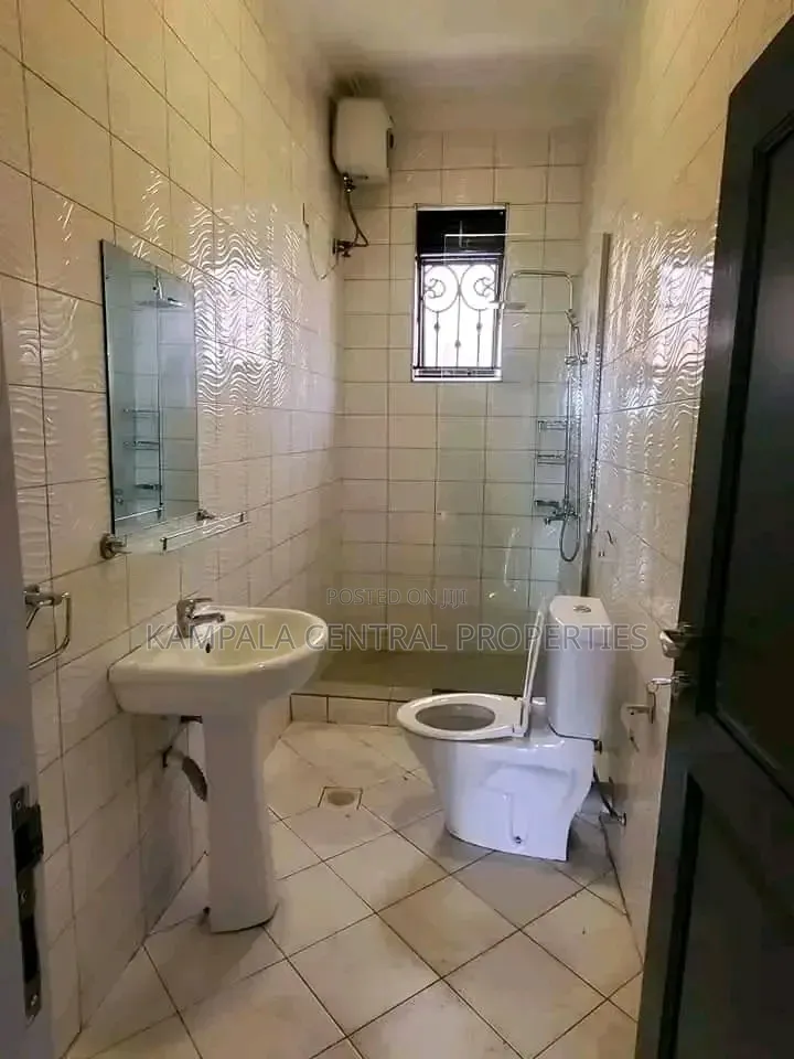 3bdrm Apartment in Bugoloobi, Central Division for rent
