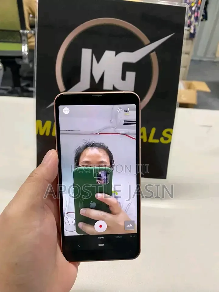 Sharp Aquos Sense 3 SHV45 64 GB Gold
