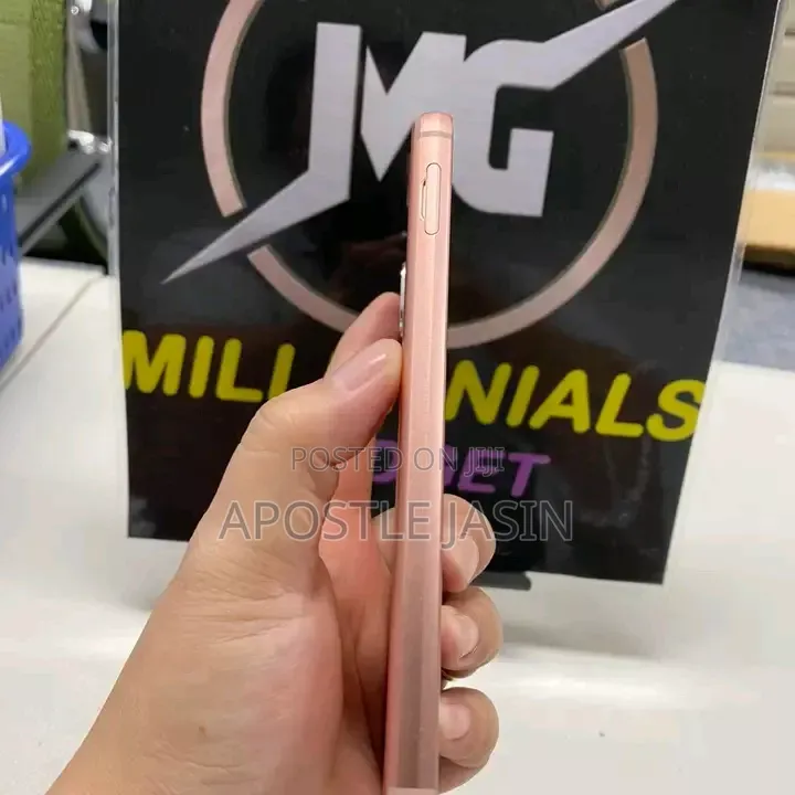 Sharp Aquos Sense 3 SHV45 64 GB Gold