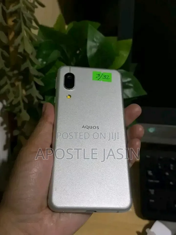Sharp Aquos Sense 3 SHV45 64 GB Gray