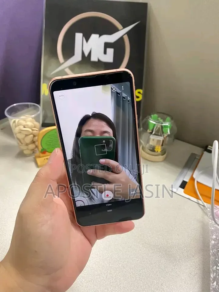 Sharp Aquos Sense 3 SHV45 64 GB Gold