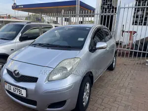 Toyota Vitz 2008 Silver