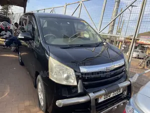 Toyota Noah 2012 Black