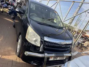 Toyota Noah 2012 Black