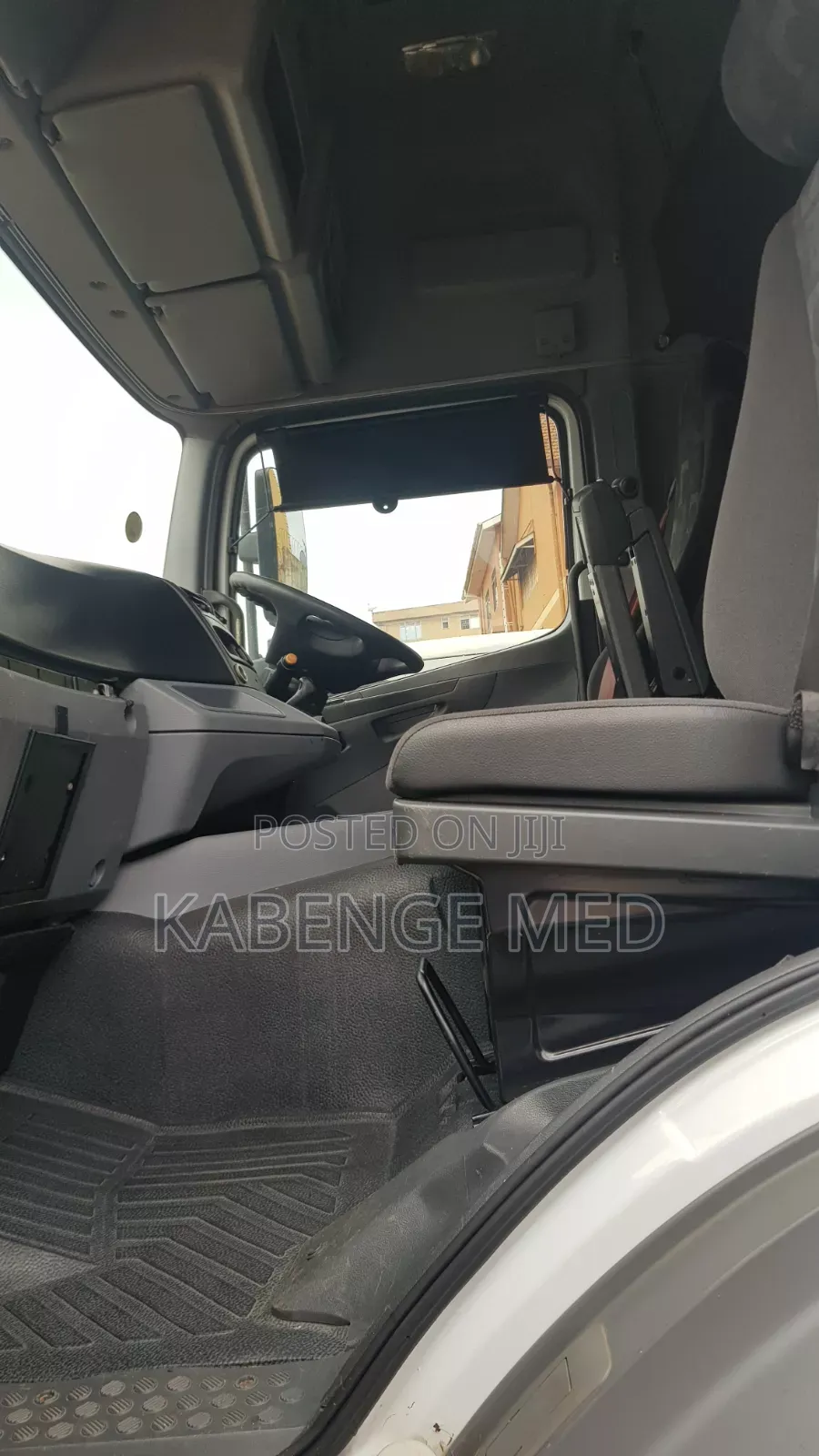 Axor Single Diff Truck Onsale