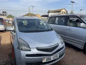 Toyota Ractis 2009 Silver