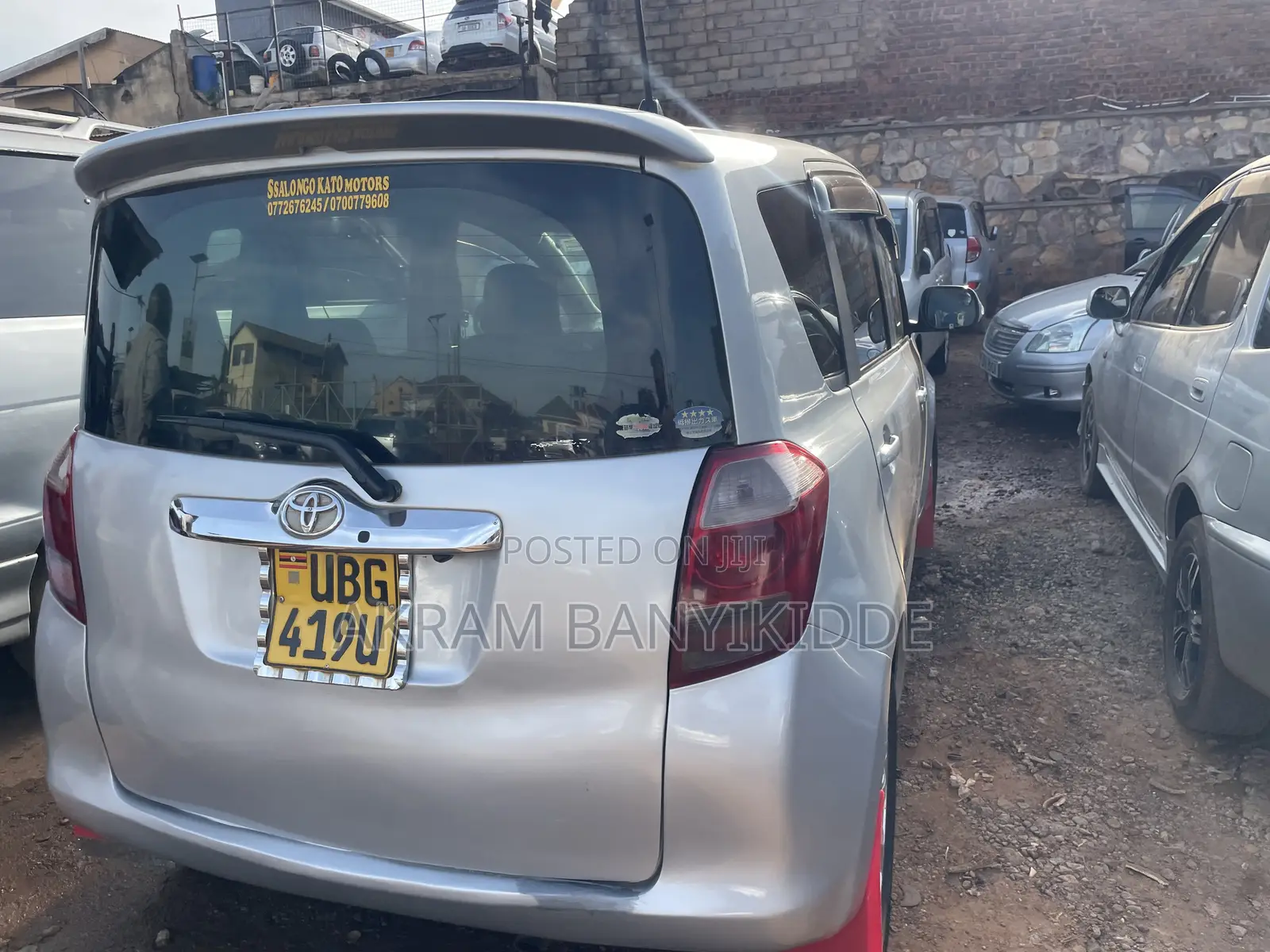 Toyota Ractis 2009 Silver