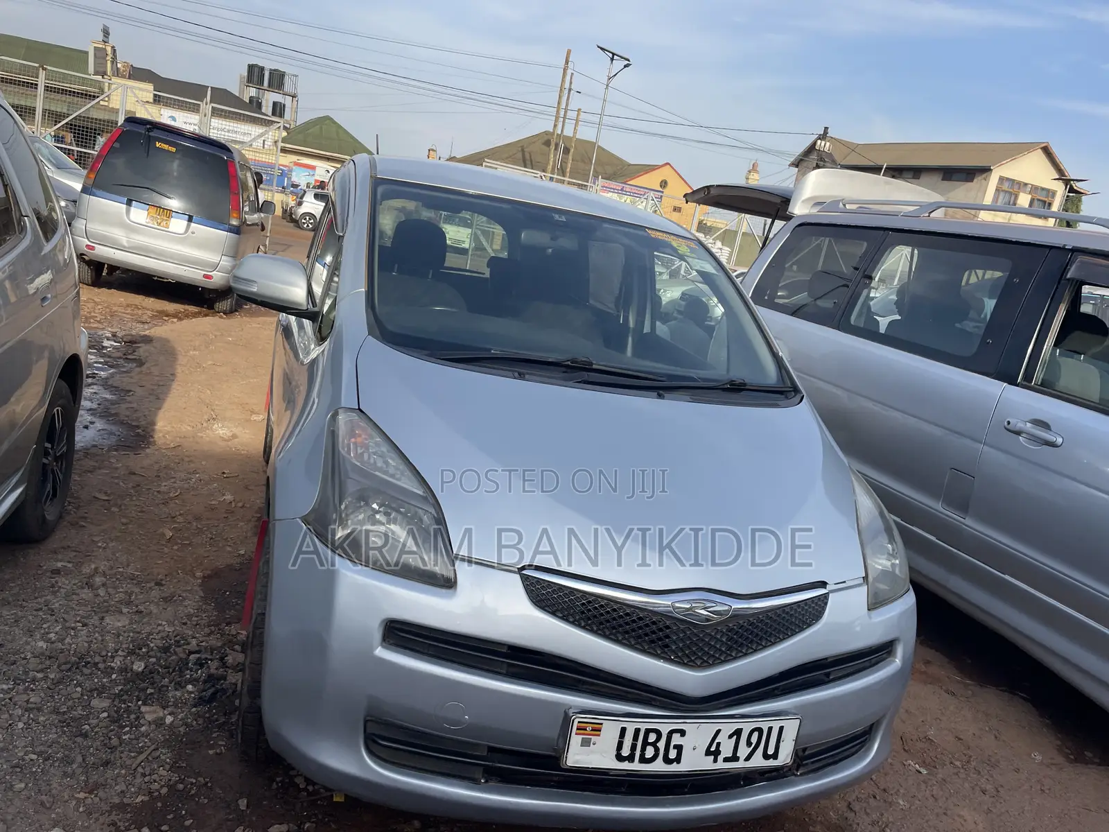 Toyota Ractis 2009 Silver