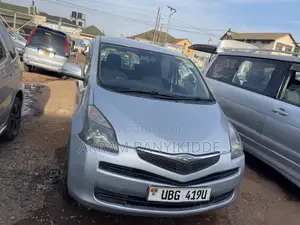 Toyota Ractis 2009 Silver