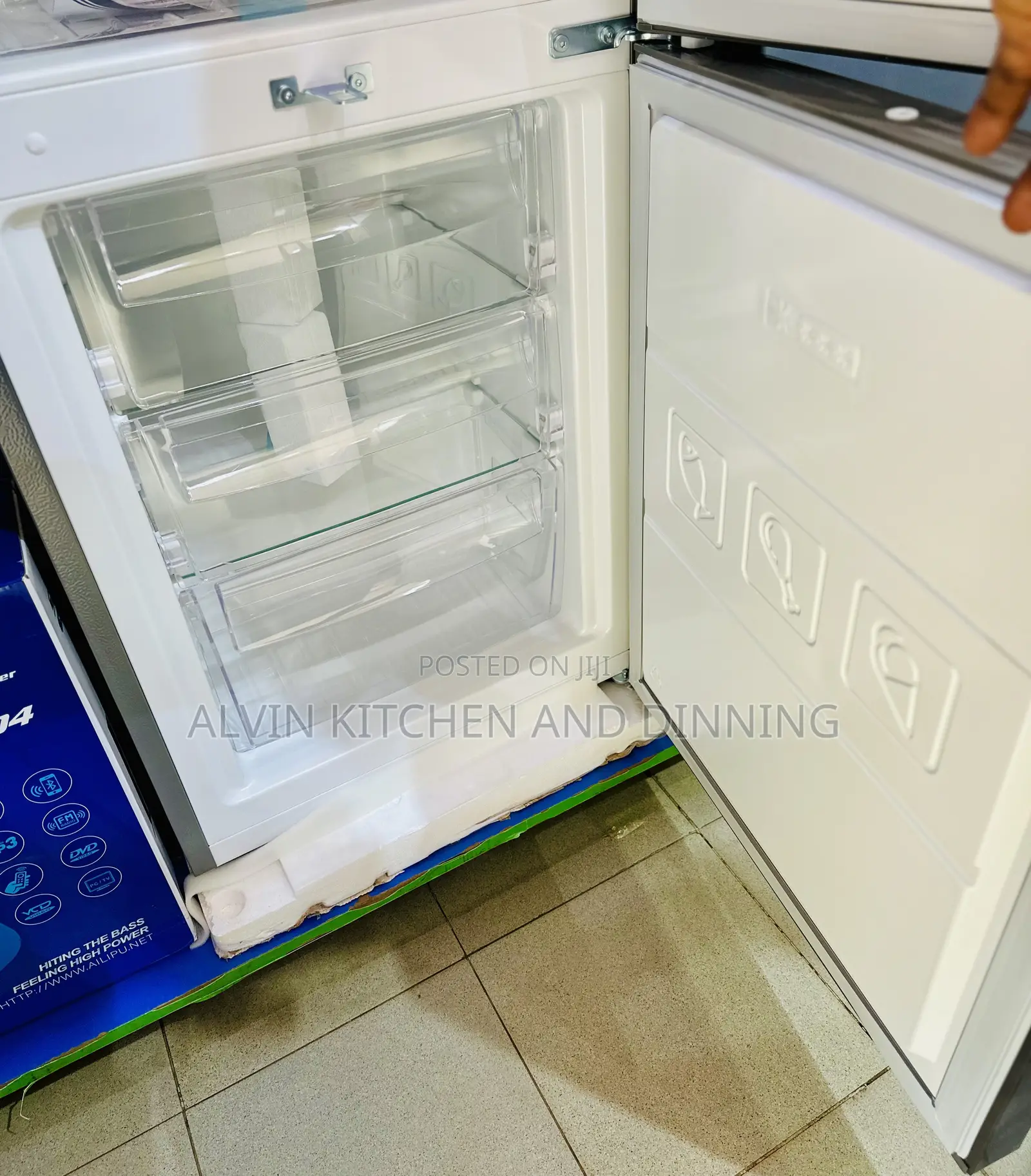 Double Door Fridge With Water Dispenser 379L