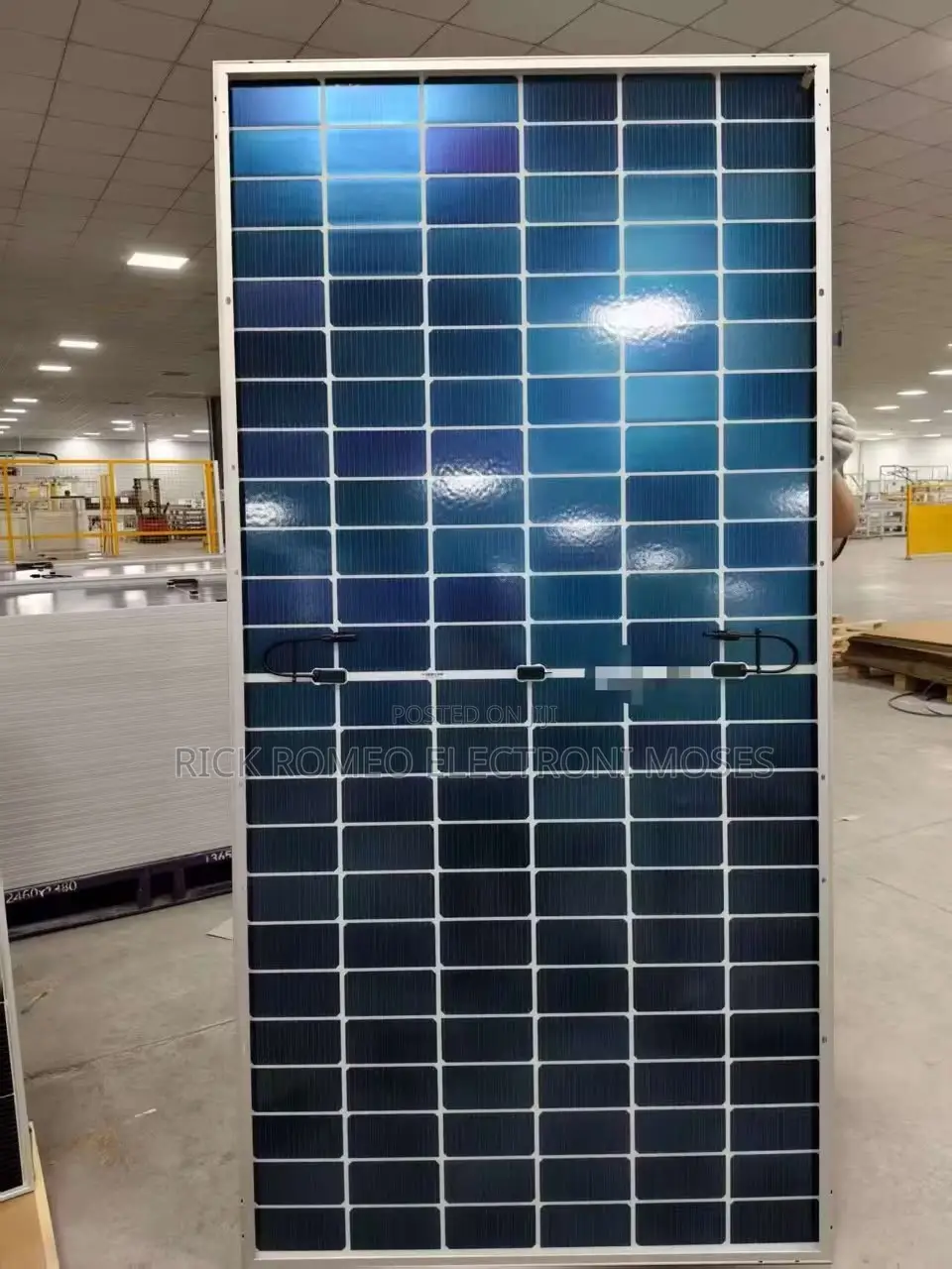 590w Mono Crystalline Bifacial Solar Panels