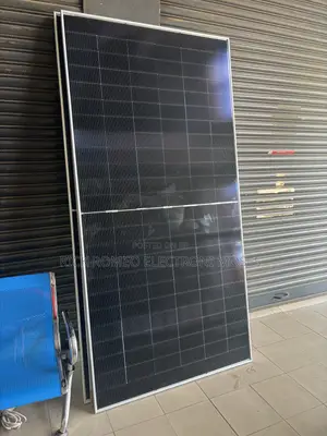 590w Mono Crystalline Bifacial Solar Panels