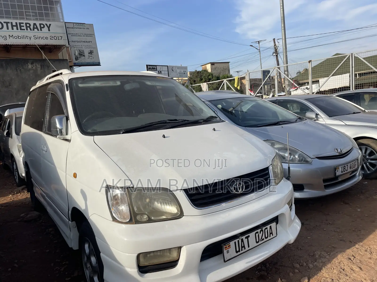 Toyota Noah 2001 White