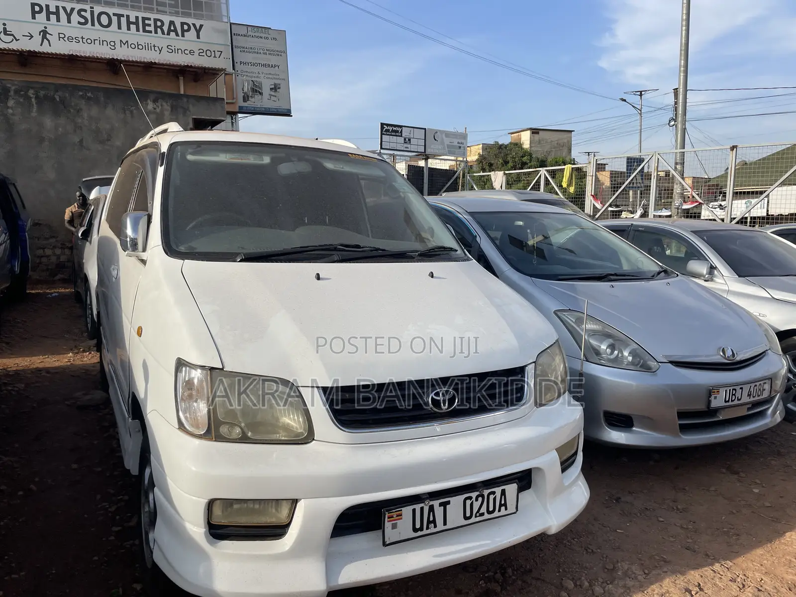 Toyota Noah 2001 White