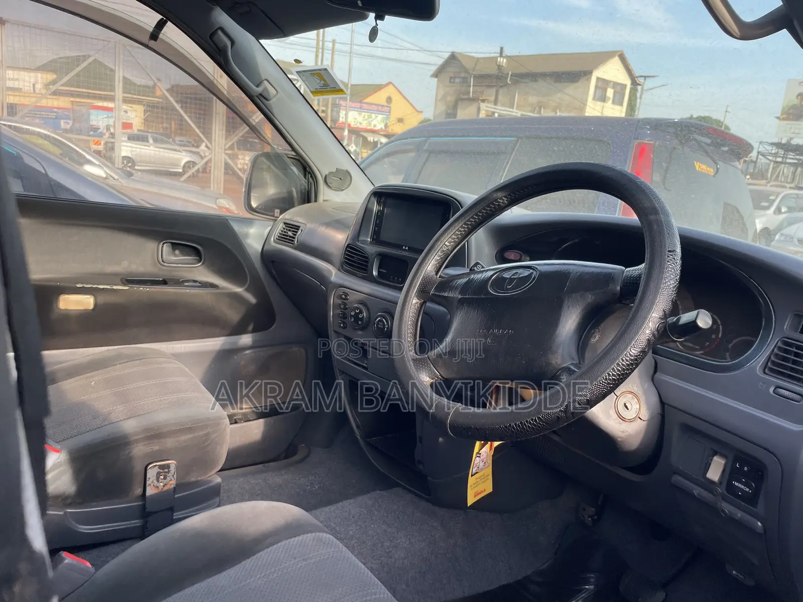 Toyota Noah 2001 White