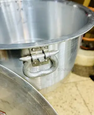 Heavy-Duty Cooking Saucepan 152L