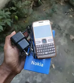 Nokia E72 Gold