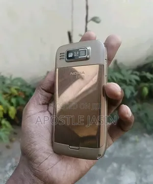 Nokia E72 Gold