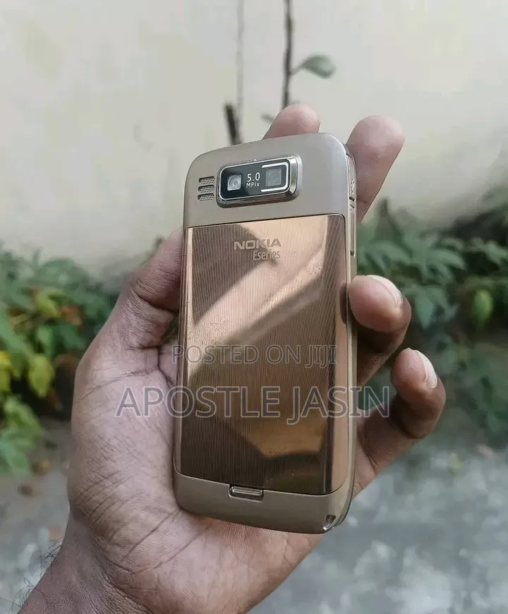 Nokia E72 Gold