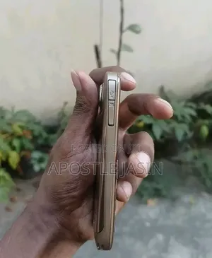 Nokia E72 Gold
