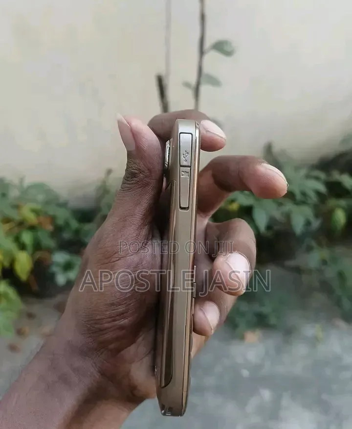 Nokia E72 Gold