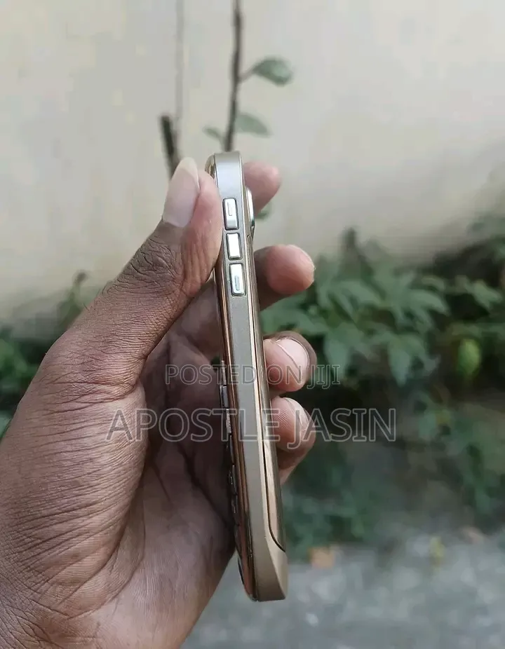 Nokia E72 Gold