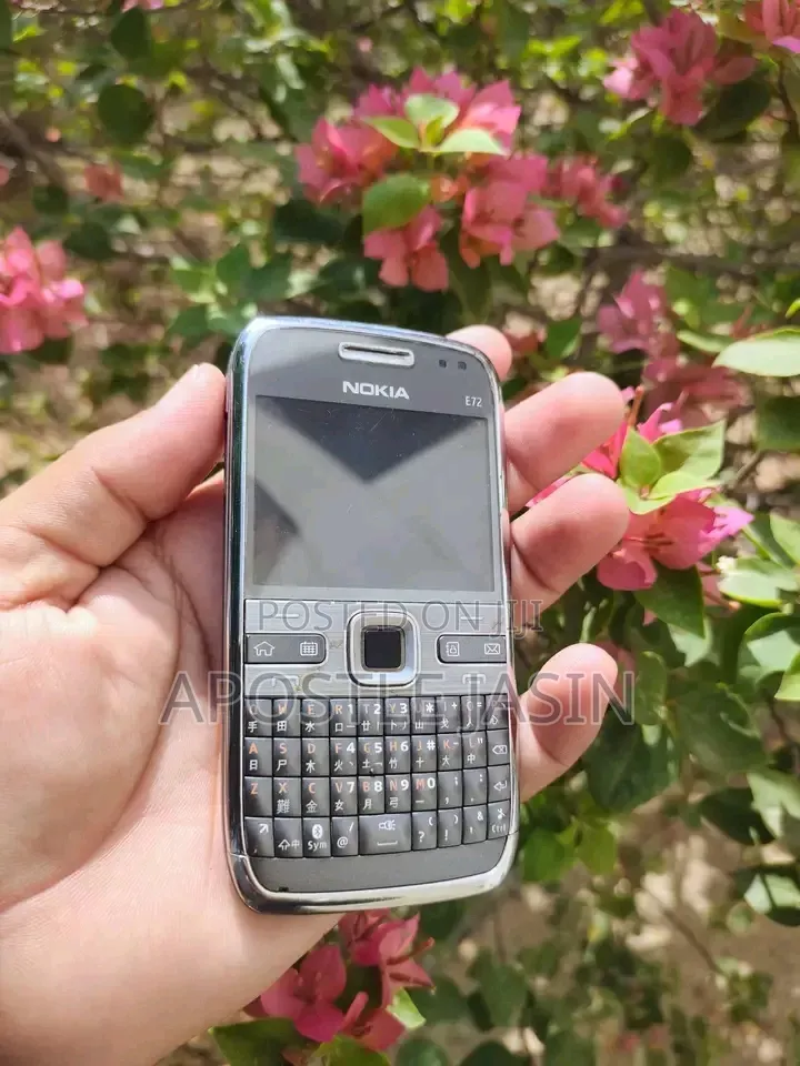 Nokia E72 Gray