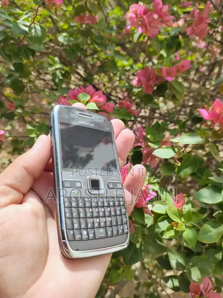 Nokia E72 Gray