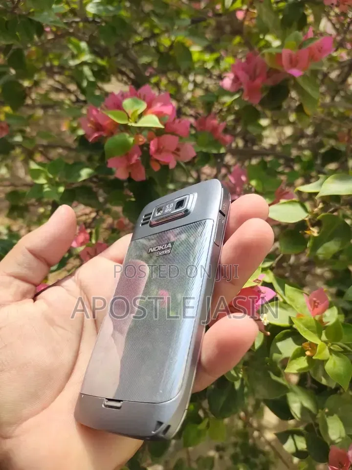 Nokia E72 Gray