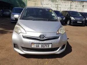 Toyota Ractis 1.5 AWD 2013 Silver