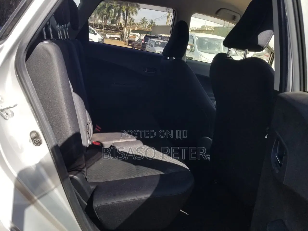 Toyota Ractis 1.5 AWD 2013 Silver