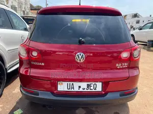 Volkswagen Tiguan 2.0 S 2009 Red