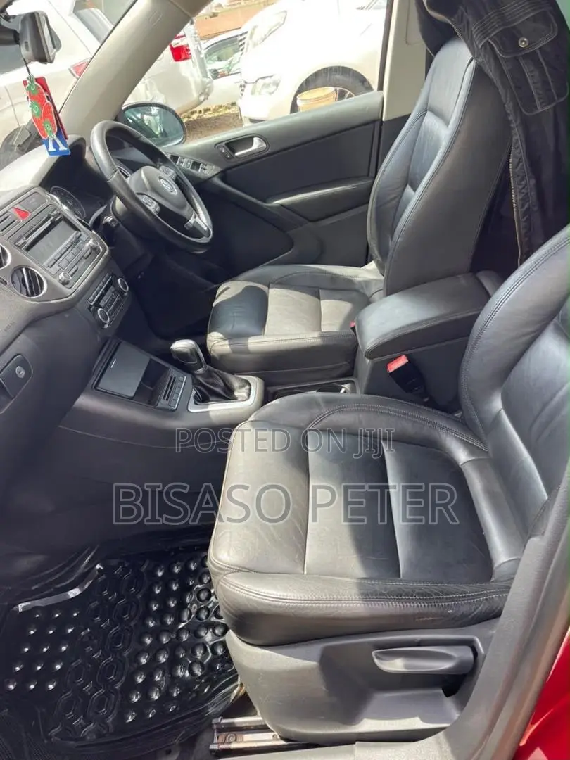 Volkswagen Tiguan 2.0 S 2009 Red