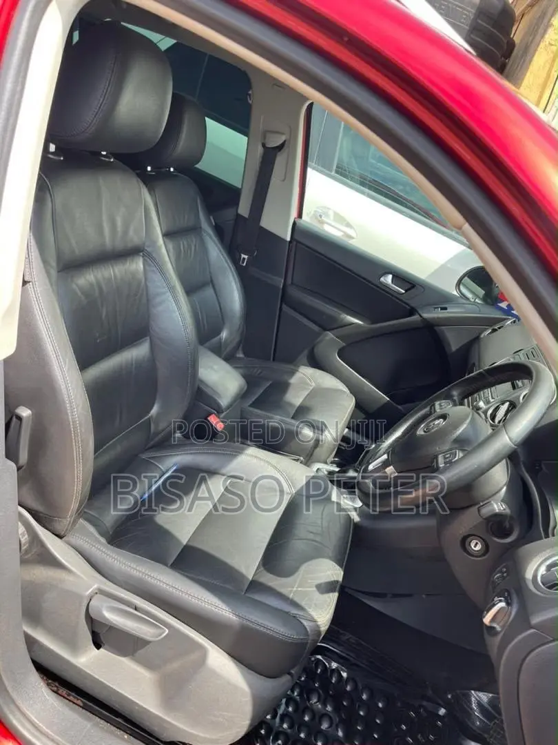Volkswagen Tiguan 2.0 S 2009 Red