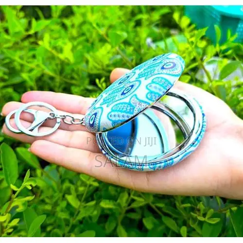 Mini Pocket Mirror Keychain –Stylish Decorative Folding Compact Mirror