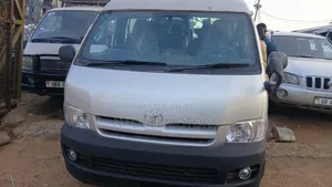 Toyota HiAce 2011 Silver