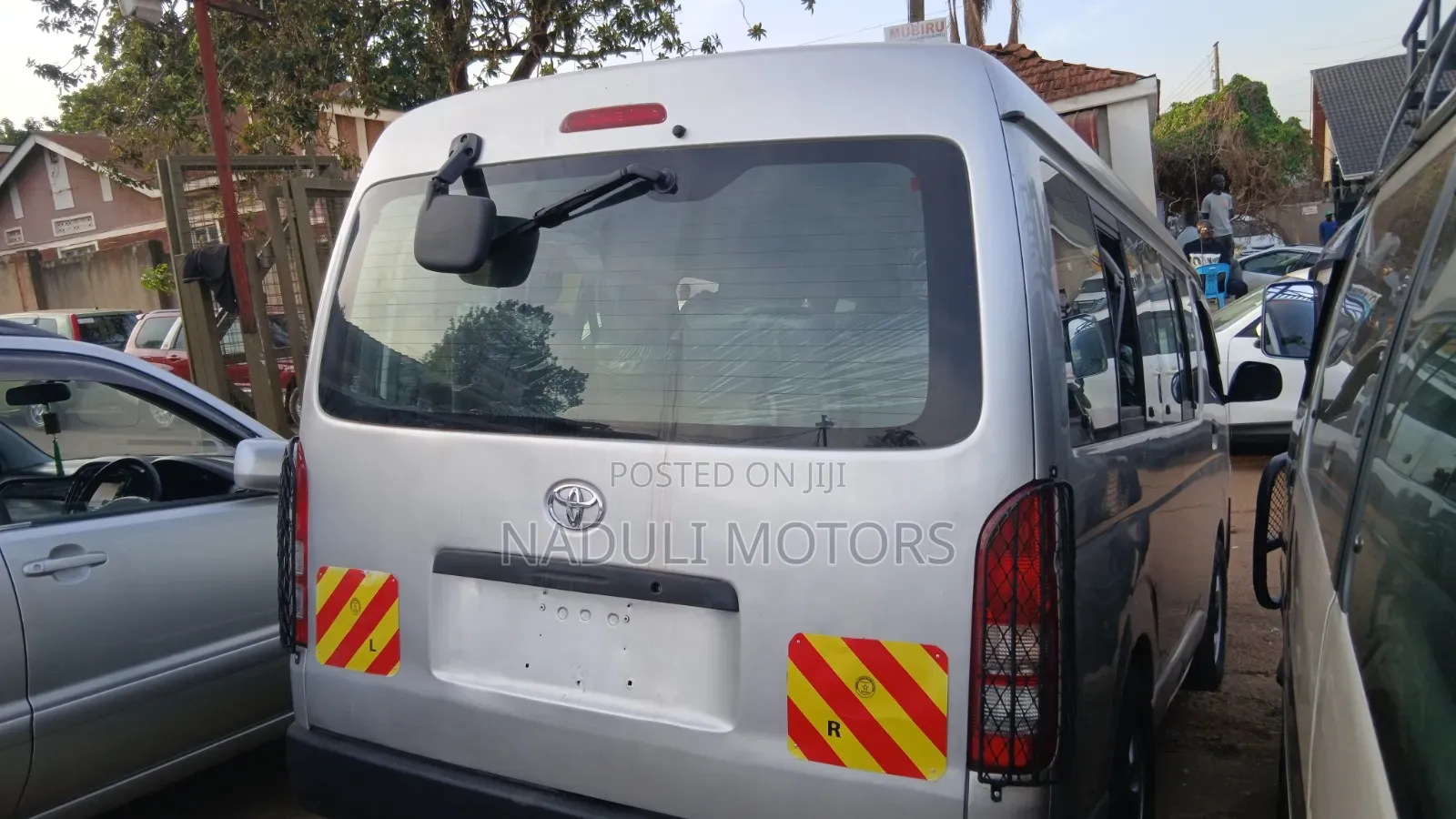 Toyota HiAce 2011 Silver