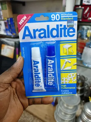 Araldite 90 Minutes Standard Epoxy Adhesive (2 × 17 Ml Tubes)