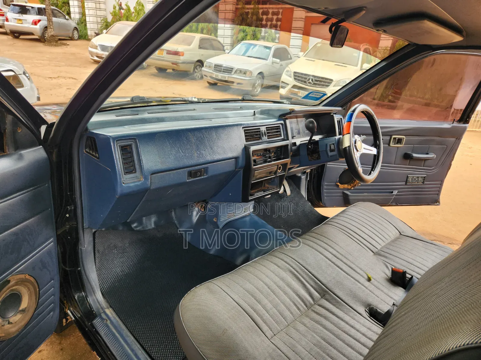 Nissan Pick-Up 1991 Black