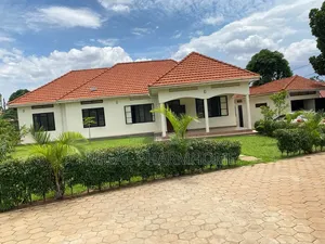 4bdrm Bungalow in Kitende, Central Division for sale
