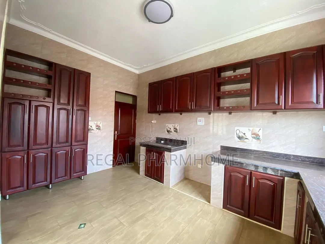 4bdrm Bungalow in Kitende, Central Division for sale