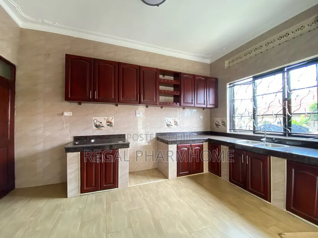 4bdrm Bungalow in Kitende, Central Division for sale