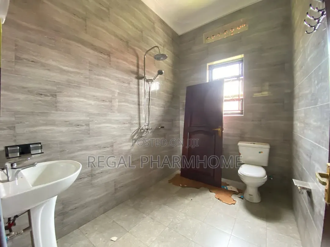4bdrm Bungalow in Kitende, Central Division for sale