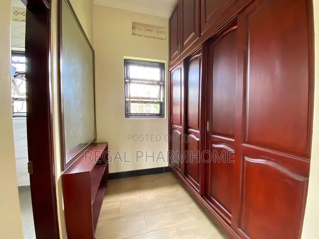 4bdrm Bungalow in Kitende, Central Division for sale