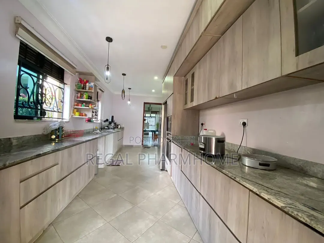 4bdrm Duplex in Kitende, Central Division for sale