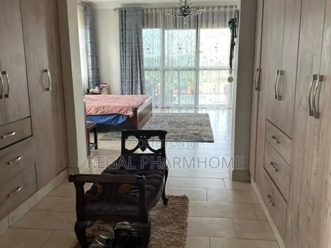 4bdrm Duplex in Kitende, Central Division for sale