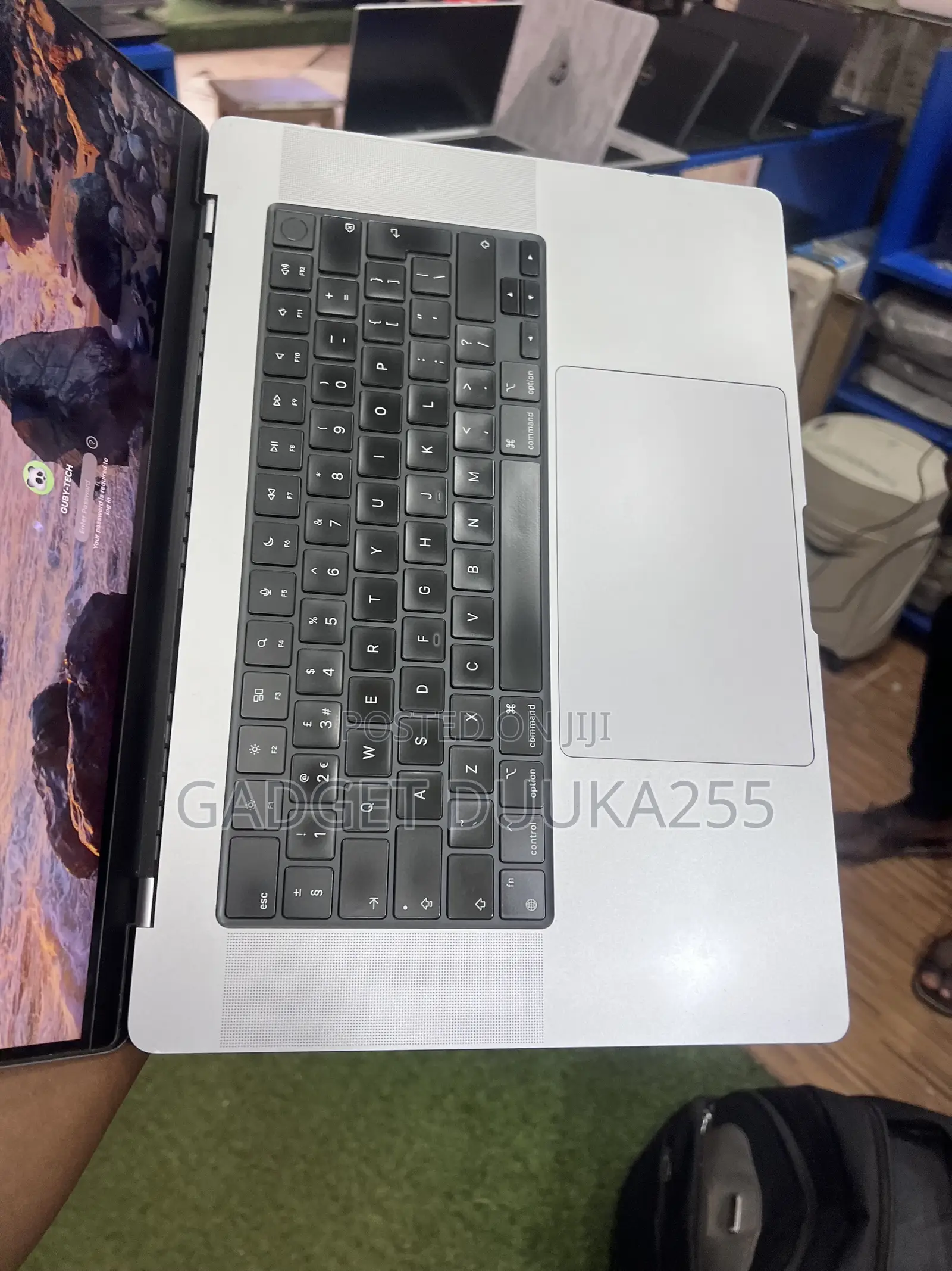Laptop Apple MacBook Pro 2021 M1 16GB Apple M1 SSD 512GB