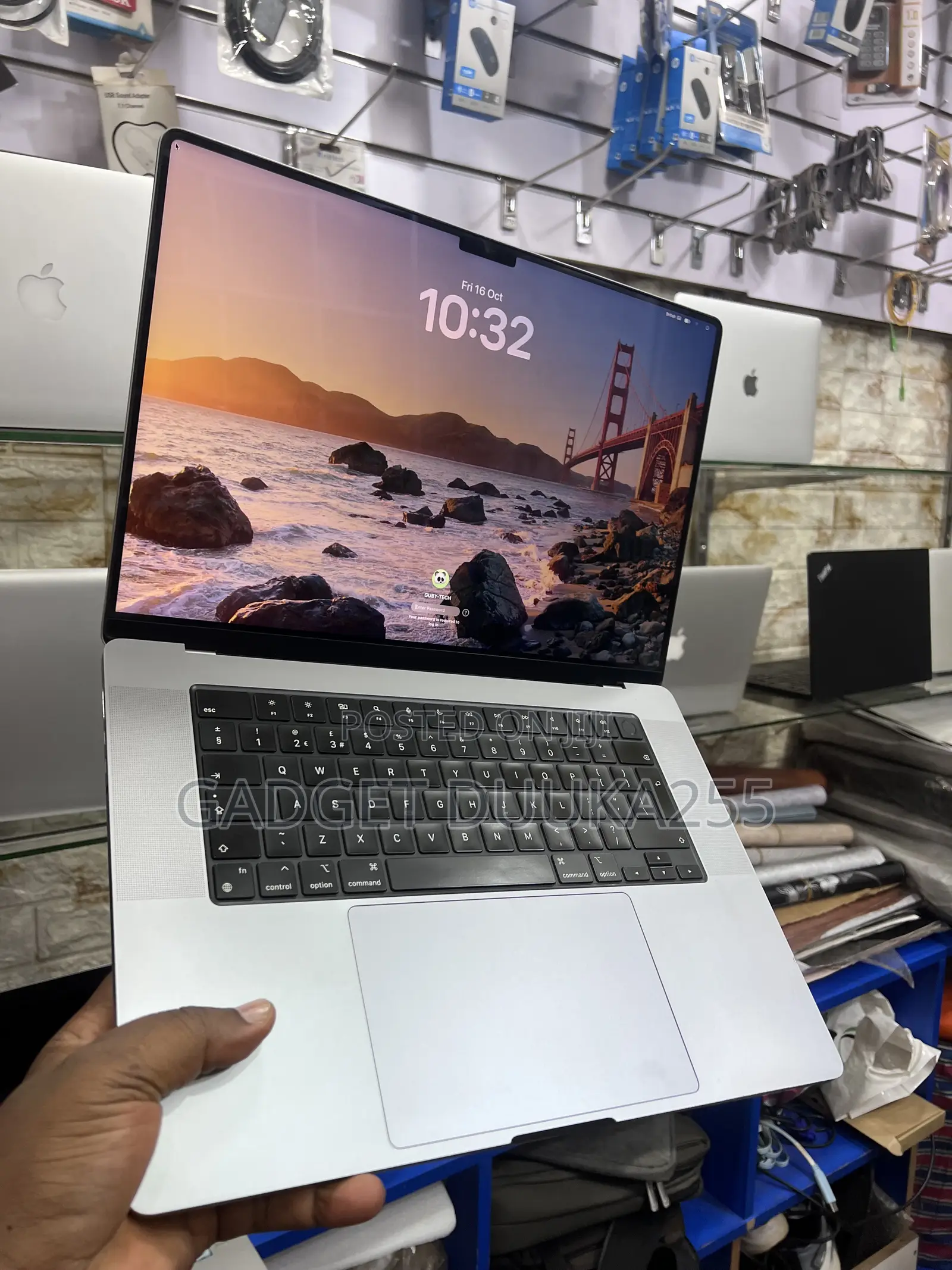 Laptop Apple MacBook Pro 2021 M1 16GB Apple M1 SSD 512GB