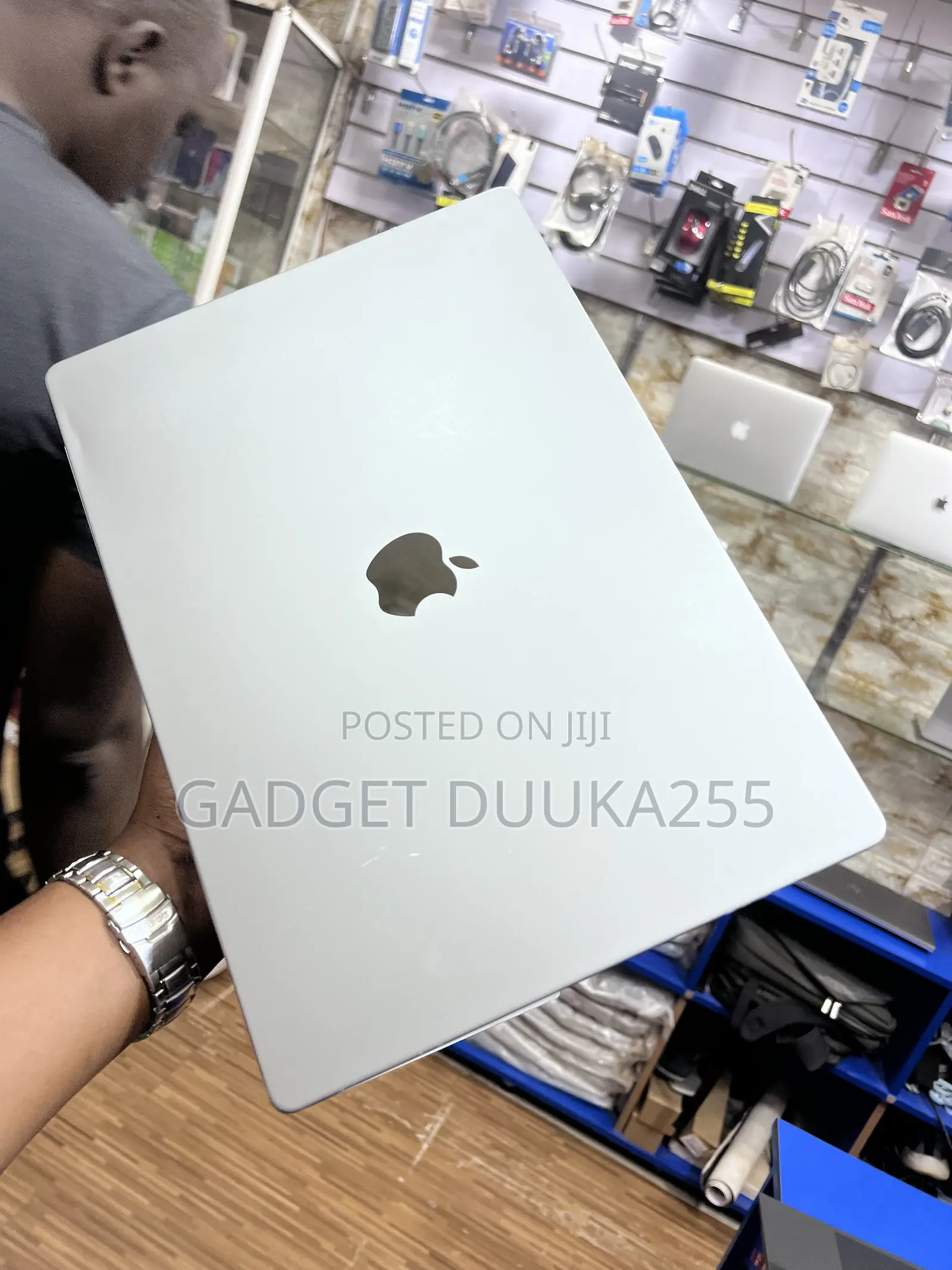 Laptop Apple MacBook Pro 2021 M1 16GB Apple M1 SSD 512GB